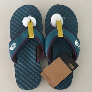 The North Face Basecamp Mens Flip Flops Size 10 New